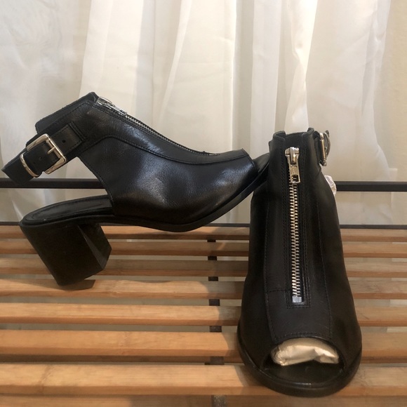 TOPSHOP Black Zip Heels - Picture 2 of 2